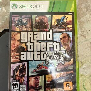 Grand Theft Auto V Xbox 360 2013 Complete CIB Two Disc No Map